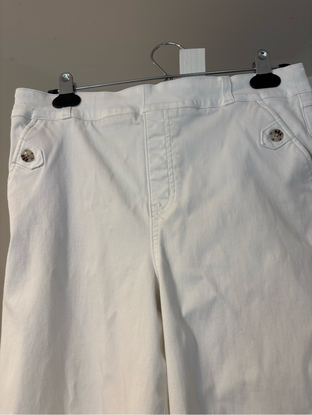 SPANX White Women's white pants with Smoothing Panel pull in model